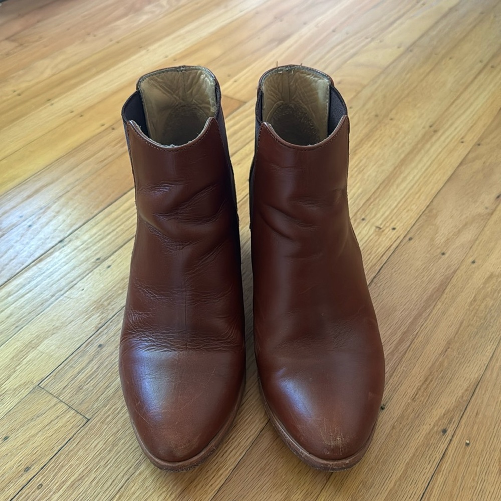 Nisolo | Heeled Chelsea boot tobacco brown (7.5)